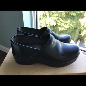 Dansko - pro xp black cabrio clogs - 39